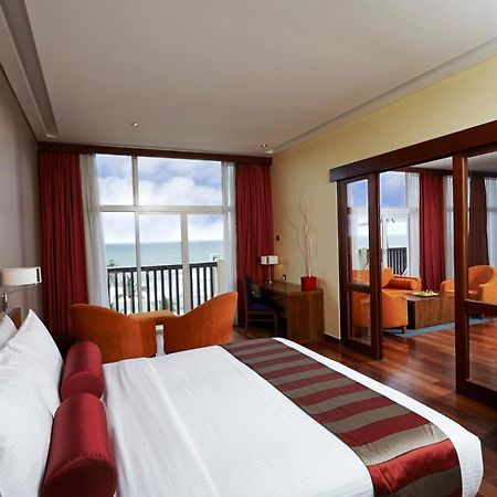 Turyaa Kalutara Hotel Buitenkant foto
