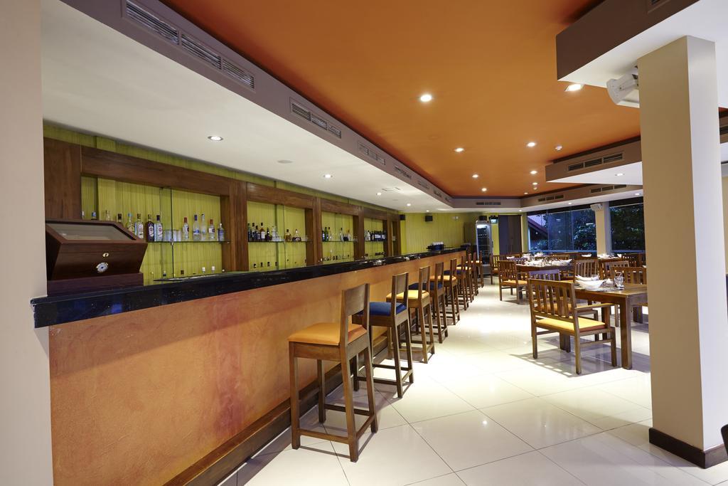 Turyaa Kalutara Hotel Buitenkant foto