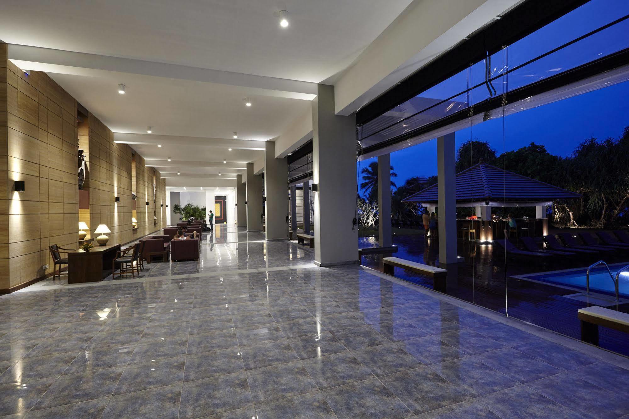 Turyaa Kalutara Hotel Buitenkant foto