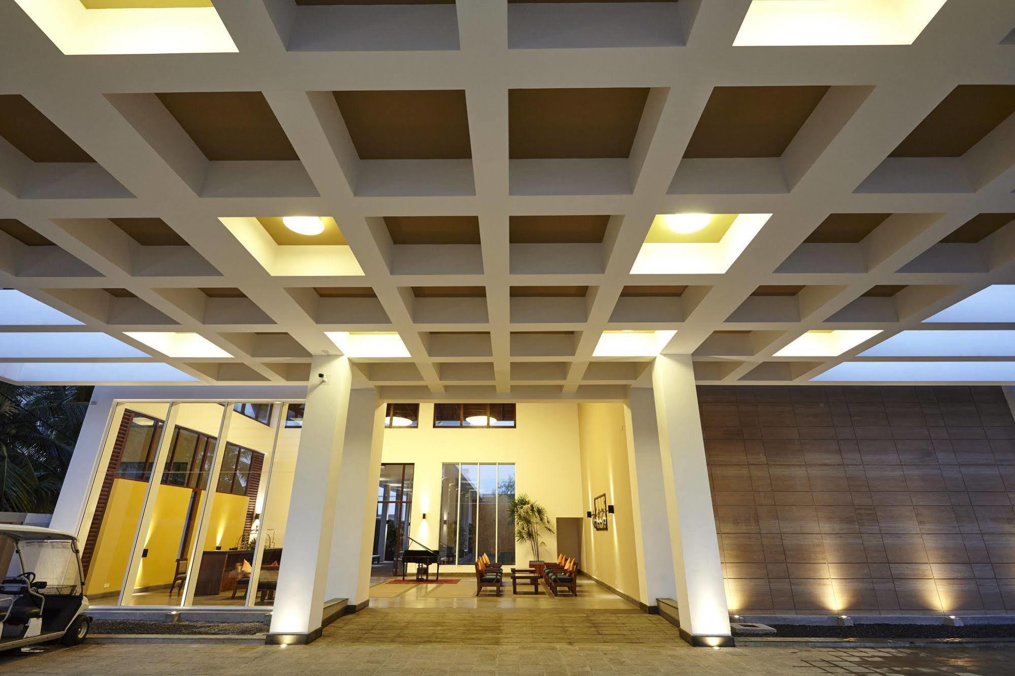 Turyaa Kalutara Hotel Buitenkant foto