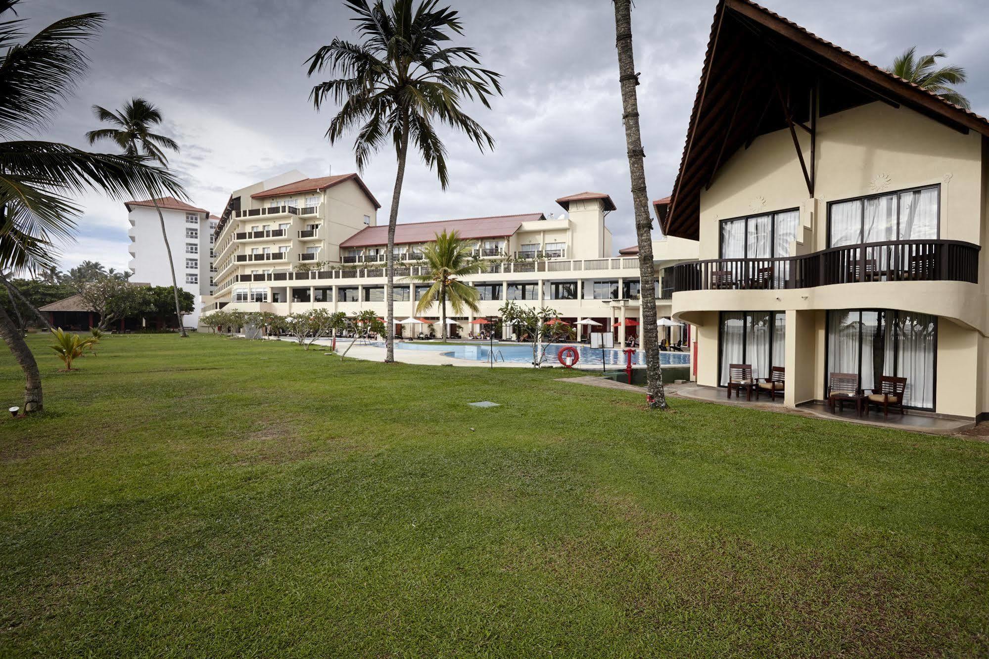 Turyaa Kalutara Hotel Buitenkant foto