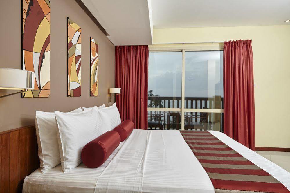 Turyaa Kalutara Hotel Buitenkant foto